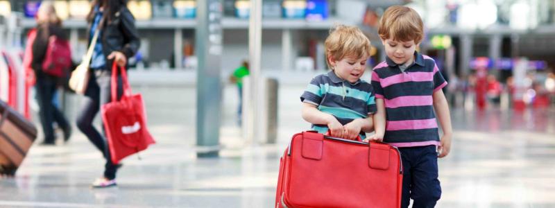 FÉRIAS: Observe regras para viagens de menores