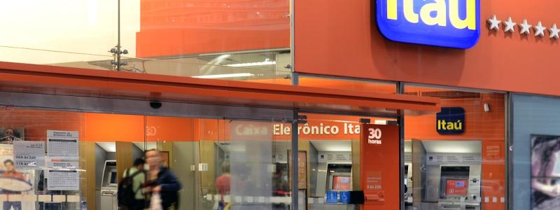 Itaú indenizará por cancelar seguro de vida