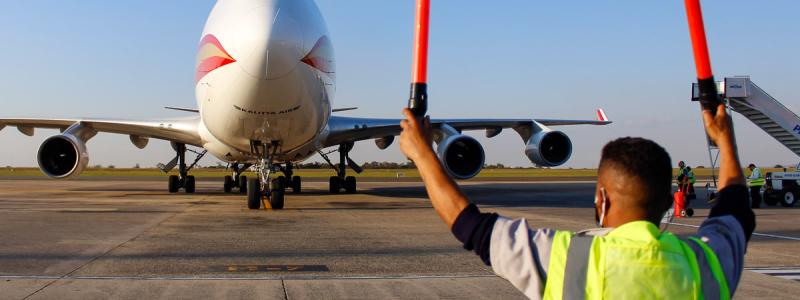 Aeronautas e aeroviários anunciam paralização