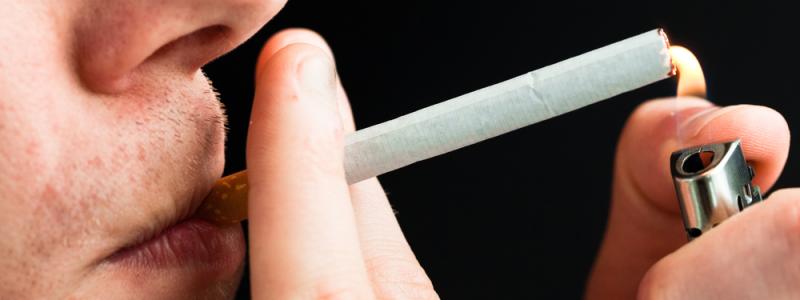 Provador de cigarros será indenizado por doença pulmonar