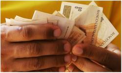Proposta permite pagamento do 13º no aniversário do trabalhador
