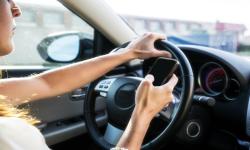 Projeto poderá agravar punições no uso de celular ao volante