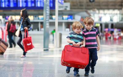 FÉRIAS: Observe regras para viagens de menores