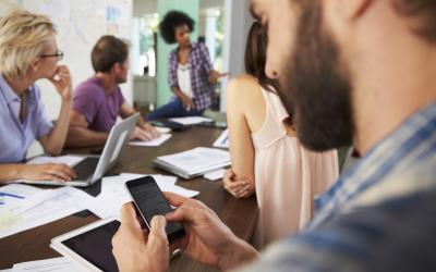 Empresa condenada a pagar sobreaviso por plantão com celular