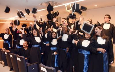 Escola que reteve certificado de conclusão deverá indenizar aluno