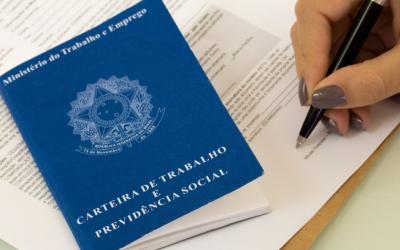 Trabalhador que teve anotação discriminatória na carteira será indenizado