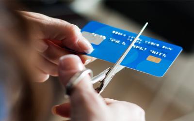 Banco não pode encerrar conta de correntista sem motivo justo