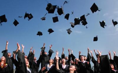 Atraso na entrega de diploma gera dever de indenizar